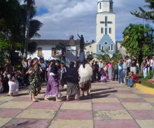 Bailes Típicos Salento. Fuente: Uff.Travel